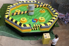 classic commercial party rental mechanical ride games 6 man toxic meltdown inflatable wipeout for sale