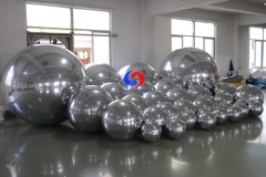 Strong metal loop hanging decor silver mirror surface Big Shiny inflatable balls inflate silver balloons for xmas