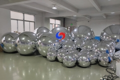 D-ring hangning points 2 m, 1,5 m, 1m, 0,6m metallic mirror inflatable balloons giant inflatable silver balls manufacturers