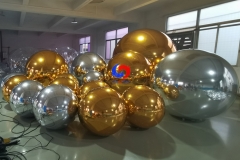 Re-inflatable big shiny balls Giant Inflatable chrome ball ornaments Gold Silver big shiny balloon for multiple uses