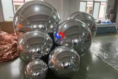 Giant inflatable silver shinny mirror balloons / balls with American plug on the inflator