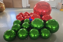 Gutefun top sale giant red round shiny balls and green round balls bubble spheres mirror balls as decoration