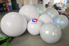 Giant decor iridescent white big shiny PVC inflatable mirror balls / Snow white Balloons / metallic spheres