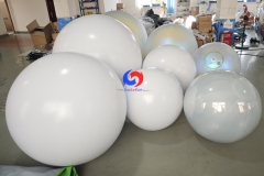 Giant decor iridescent white big shiny PVC inflatable mirror balls / Snow white Balloons / metallic spheres