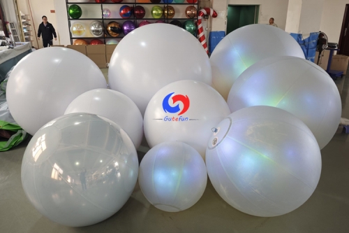 Giant decor iridescent white big shiny PVC inflatable mirror balls / Snow white Balloons / metallic spheres